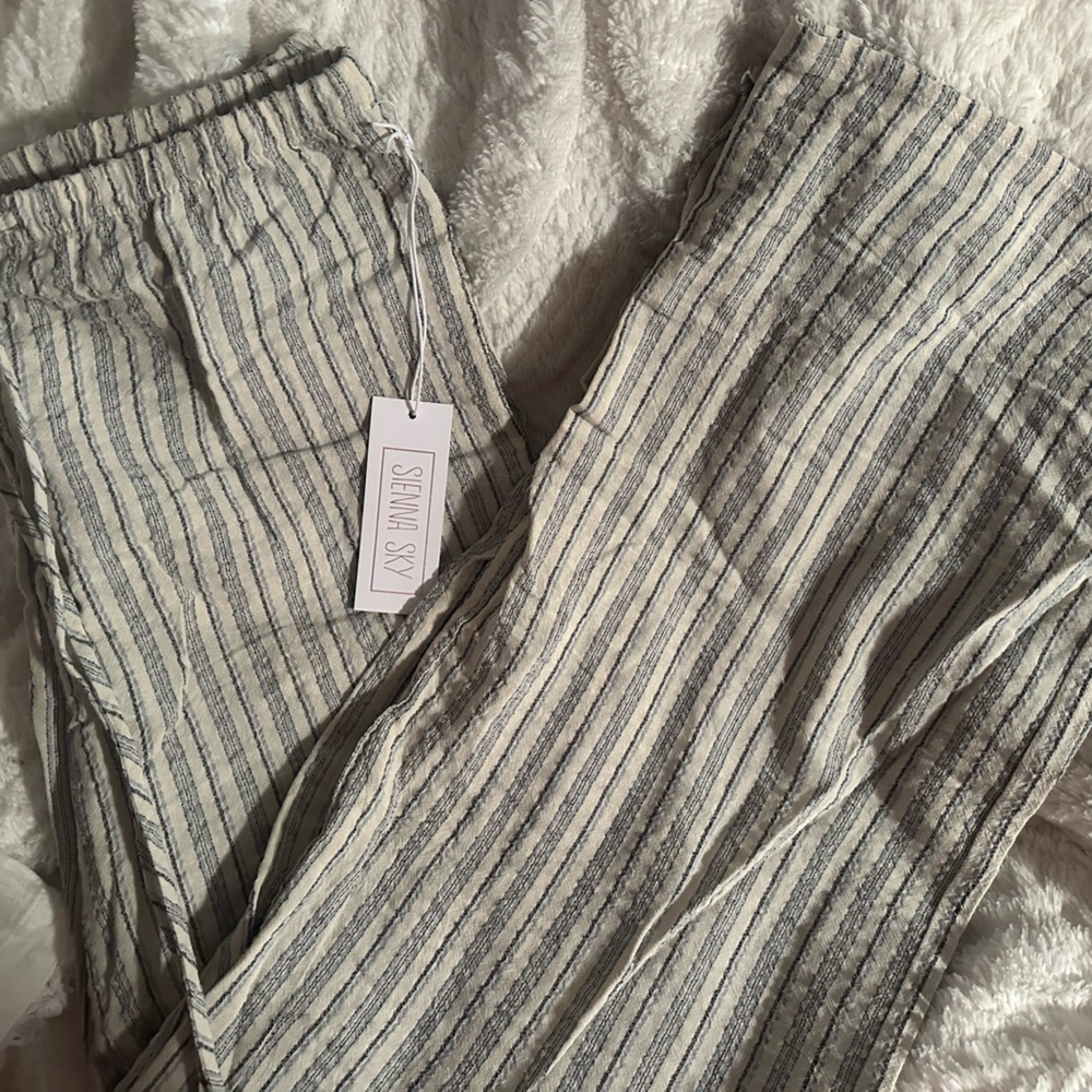Striped linen pants, very flowly!
